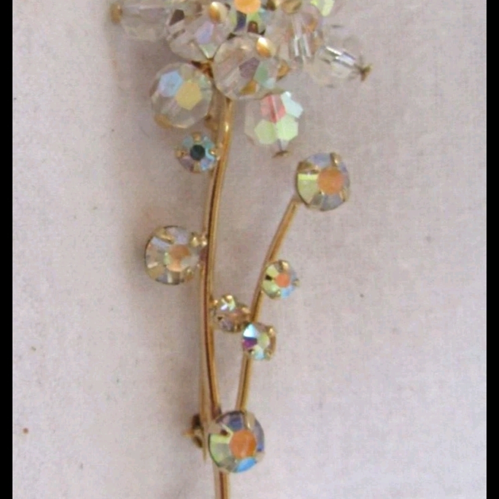 Vintage Gold Tone Crysyal Rhinestone Flower Brooch/Pin